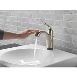 Delta Lahara Touch2Oxt Stainless 1-handle Single Hole/4-in Centerset WaterSense Bathroom Sink Faucet With Drain