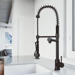 Zurich Single-Handle Pull-Down Sprayer Kitchen Faucet In Matte Black