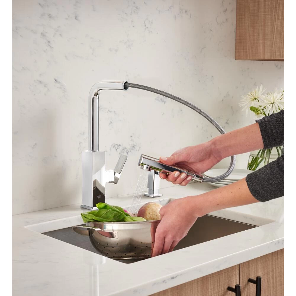 Tallinn Single-Handle Pull-Out Sprayer Kitchen Faucet With Soap Dispenser In StarLight Chrome - Image 5