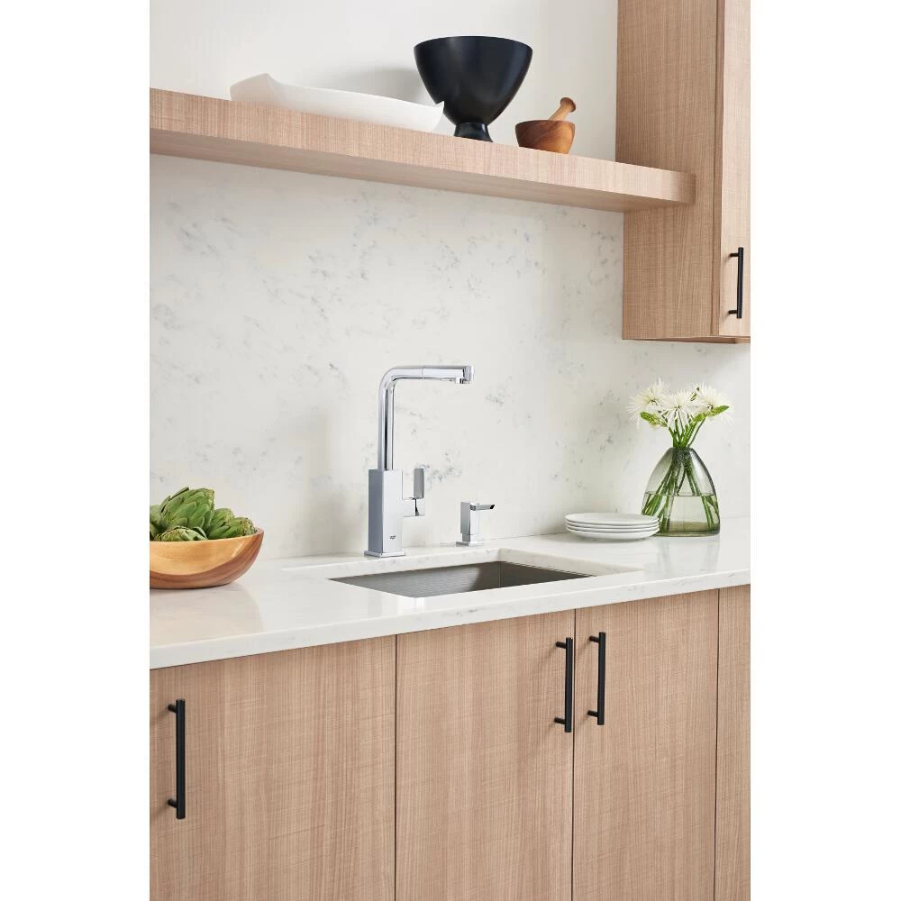 Tallinn Single-Handle Pull-Out Sprayer Kitchen Faucet With Soap Dispenser In StarLight Chrome - Image 7