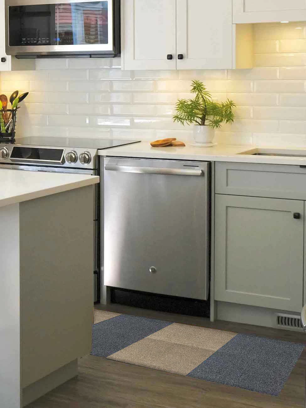 DIP Shade Carpet Tile Square 19.7 In. X 19.7 In. 16.2 Sq Ft/6 Pack - Image 3