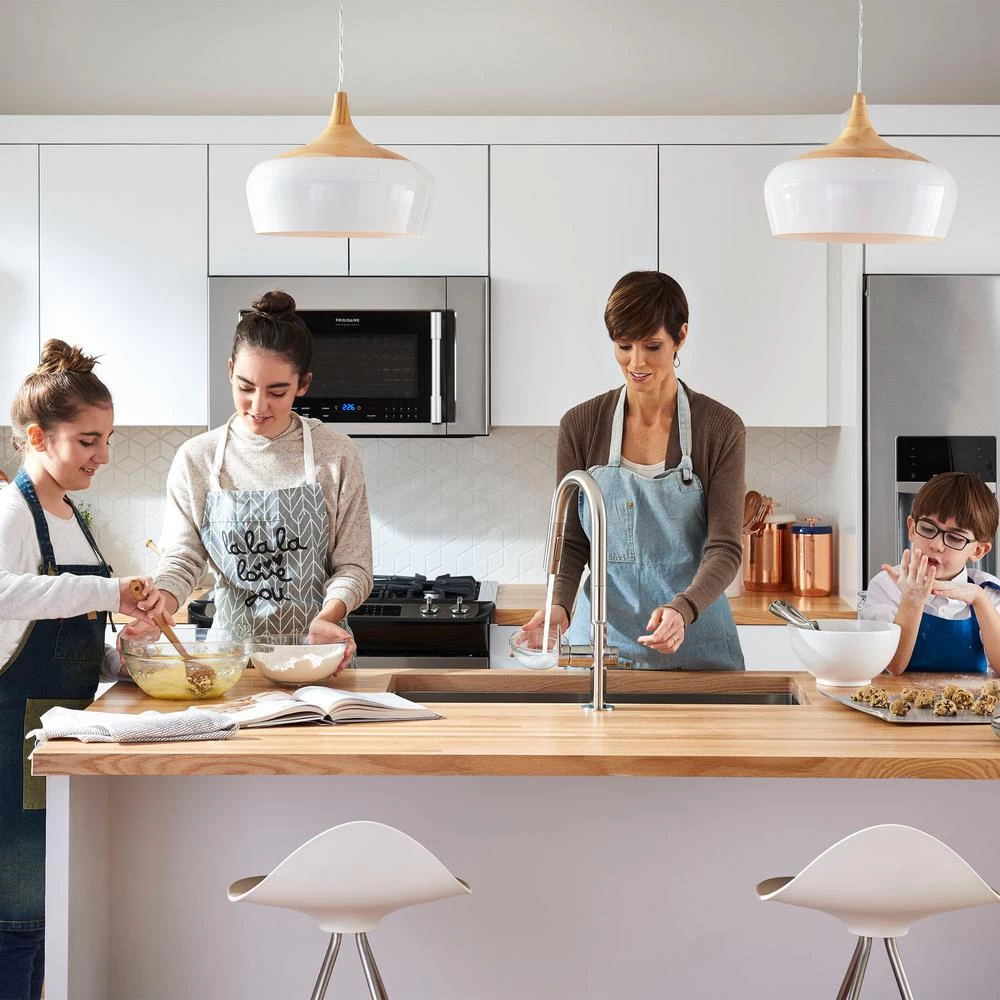 Beale MeasureFill Touch Single-Handle Pull-Down Sprayer Kitchen Faucet In Stainless Steel - Image 4